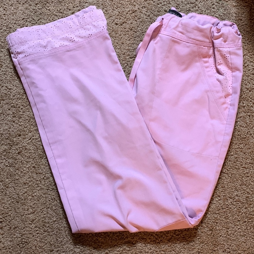 Mariposa Purple Pink Scrub pants very good condition